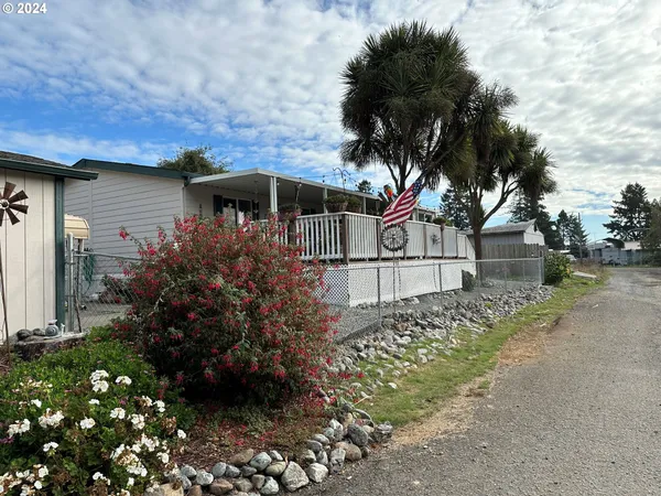 $330,000 | 97984 Klamath Avenue, Brookings, OR 97415