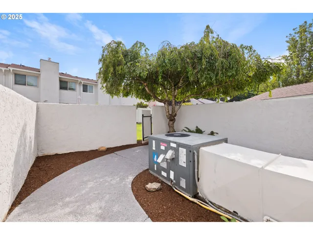 $299,000 | 3240 Northeast 29th Street, Gresham, OR 97030