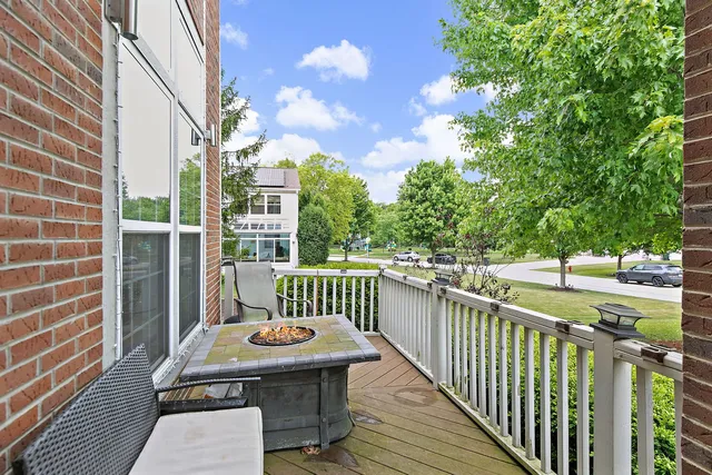 $600,000 | 1285 Mallard Lane, Hoffman Estates, IL 60192