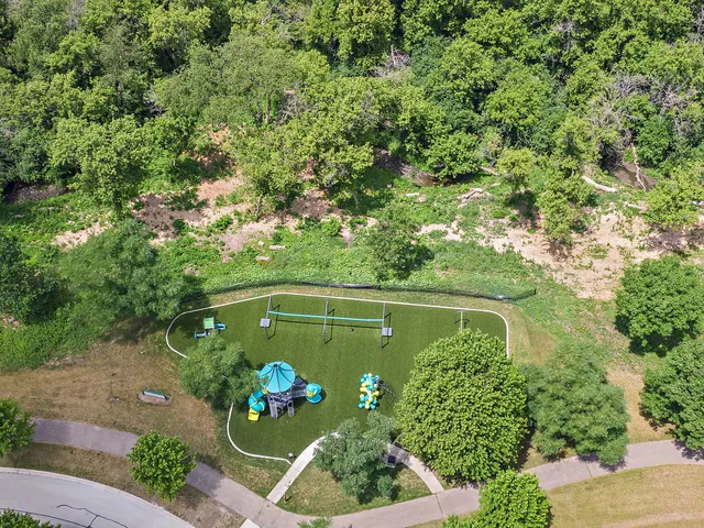 $600,000 | 1285 Mallard Lane, Hoffman Estates, IL 60192