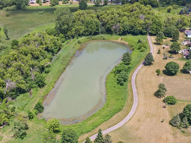 $600,000 | 1285 Mallard Lane, Hoffman Estates, IL 60192