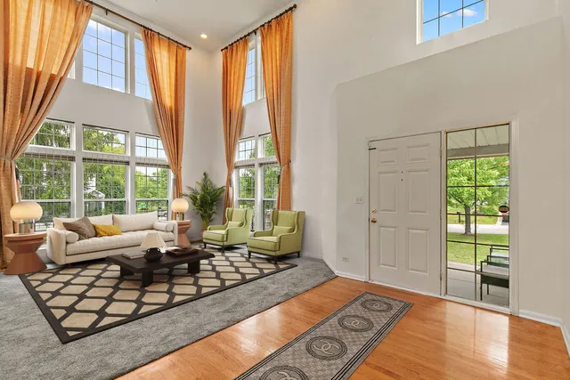 $600,000 | 1285 Mallard Lane, Hoffman Estates, IL 60192