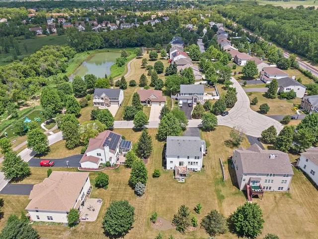 $600,000 | 1285 Mallard Lane, Hoffman Estates, IL 60192