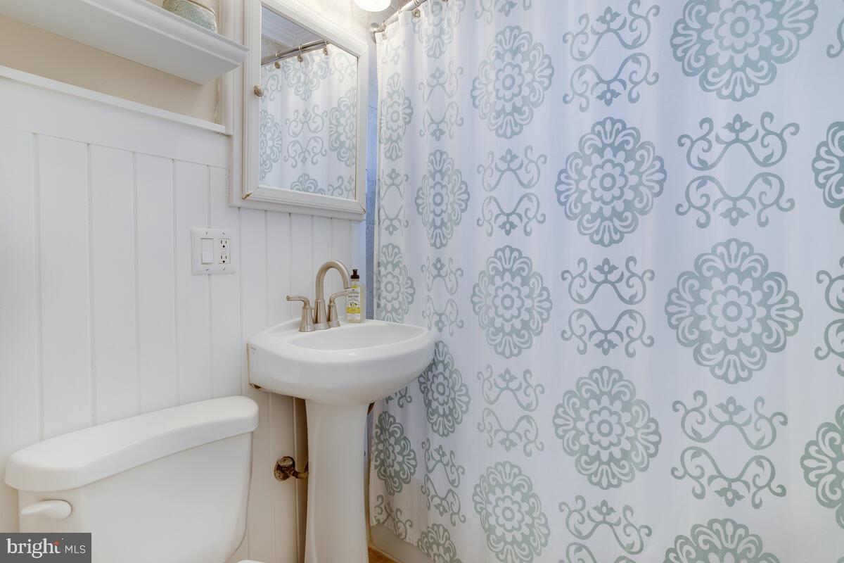 424 Shipley Road Linthicum, MD 21090 - Photo 14 of 48