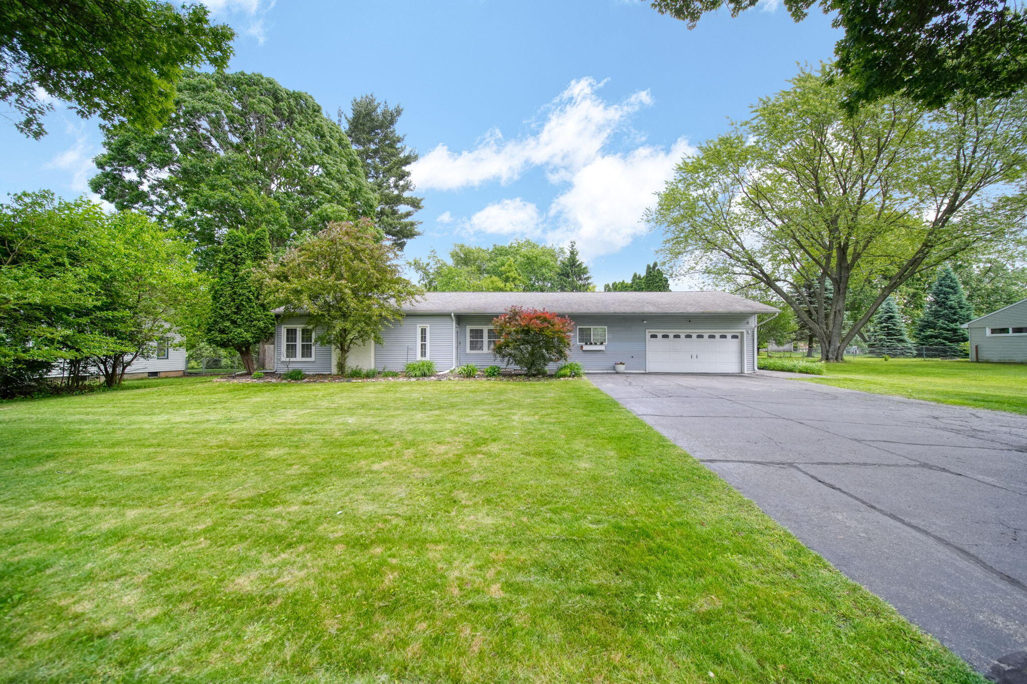 163 Robinson Road Jackson, MI 49203 - Photo 1 of 43 1