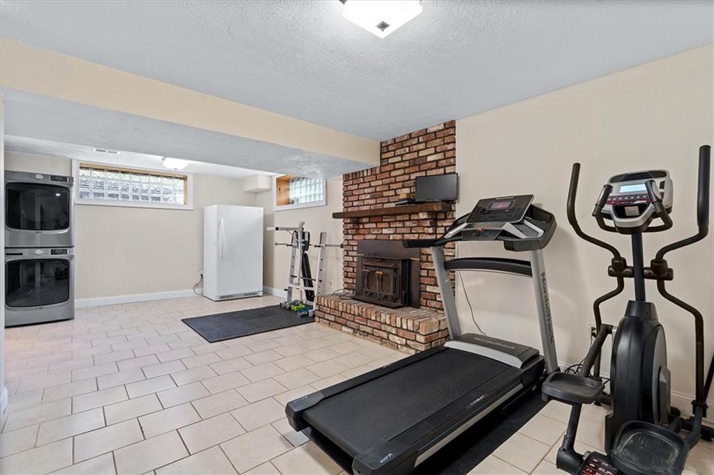 102 Bertley Ridge Drive Coraopolis, PA 15108 - Photo 20 of 24 a view of a room with gym equipment