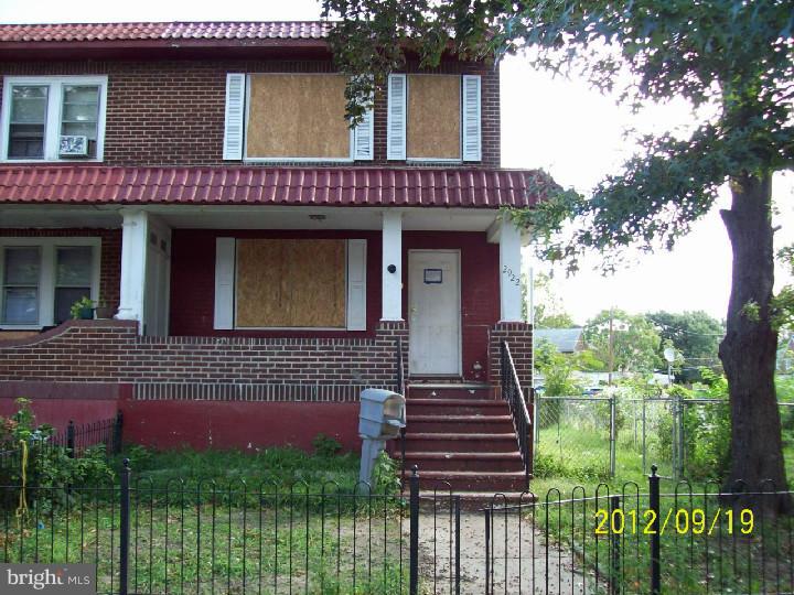 2922 East Octagon Road Camden, NJ 08104 - Photo 1 of 7