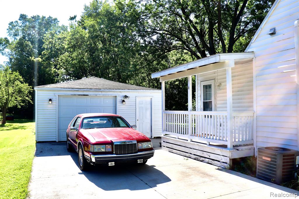 5075 North Linden Road Flint, MI 48504 - Photo 17 of 19
