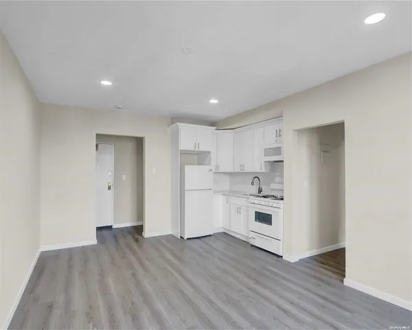 $209,000 | 1375 Ocean Avenue, Unit 5J | East Midwood
