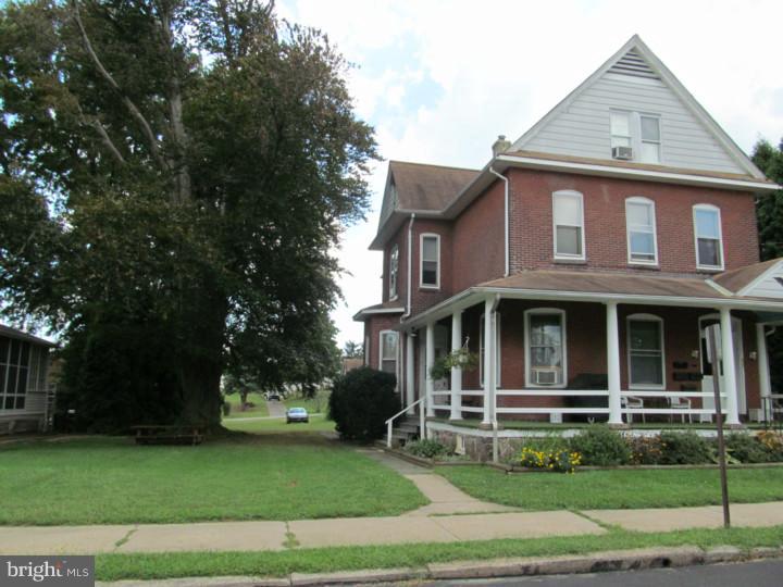 330 Broad Street Spring City, PA 19475 - Photo 2 of 17 Gallery Image 2