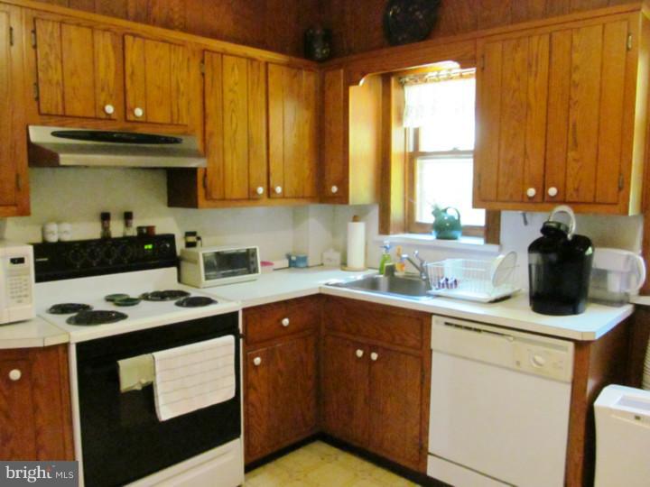 330 Broad Street Spring City, PA 19475 - Photo 9 of 17 Gallery Image 9