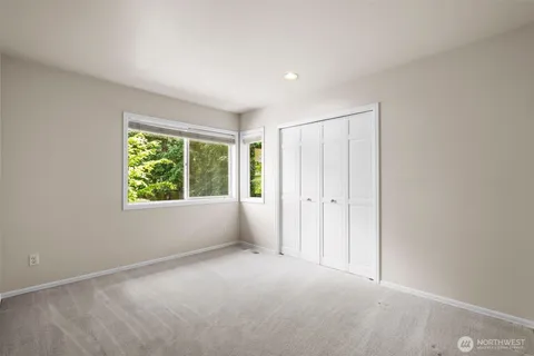 $1,750,000 | 320 210th Court Southeast, Sammamish, WA 98074