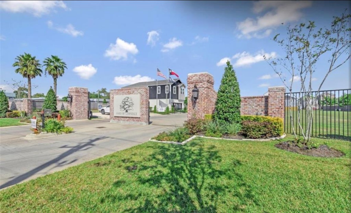 5527 Cuerta Street Houston, TX 77023 - Photo 17 of 17 Gorgeous gated community