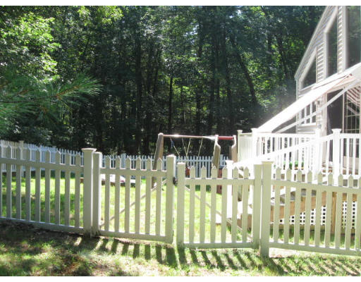 22 Leslie Road Rowley, MA 01969 - Photo 3 of 11