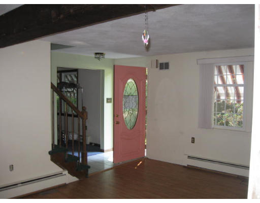 22 Leslie Road Rowley, MA 01969 - Photo 4 of 11