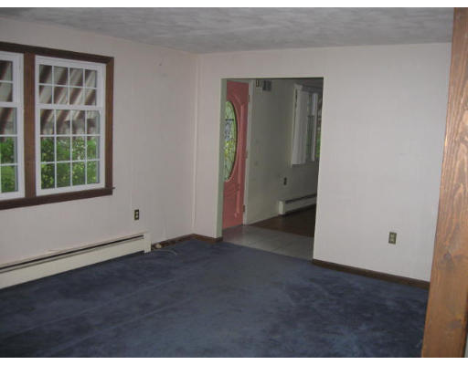 22 Leslie Road Rowley, MA 01969 - Photo 6 of 11