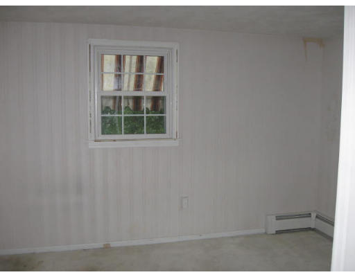 22 Leslie Road Rowley, MA 01969 - Photo 7 of 11