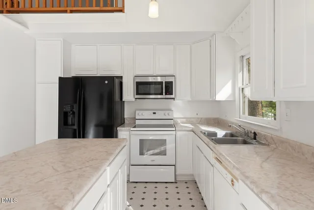 $285,000 | 603 Buttonwood Drive, Hillsborough, NC 27278