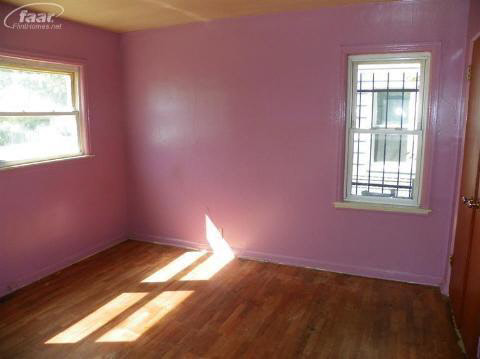1012 West Ridgeway Avenue Flint, MI 48505 - Photo 10 of 12 20113659-9.JPG