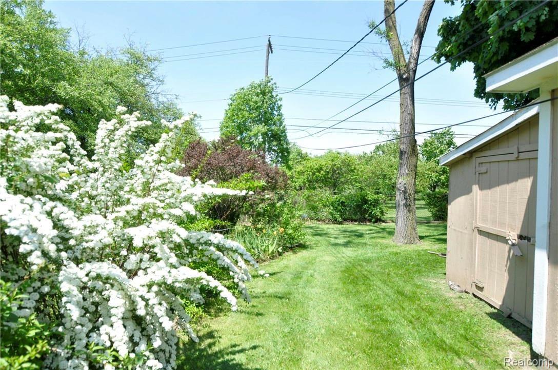 16877 Faulman Road Clinton Township, MI 48035 - Photo 33 of 44 DSC_0245.jpg