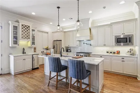 $675,000 | 6425 Milne Boulevard, New Orleans, LA 70124