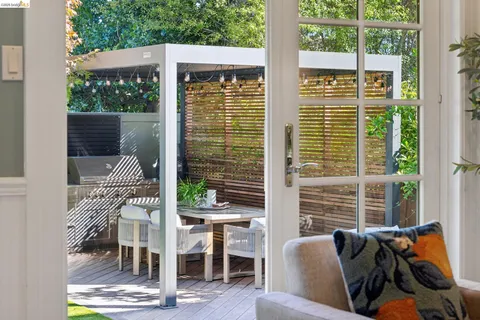 $1,795,000 | 901 Paramount Road, Oakland, CA 94610