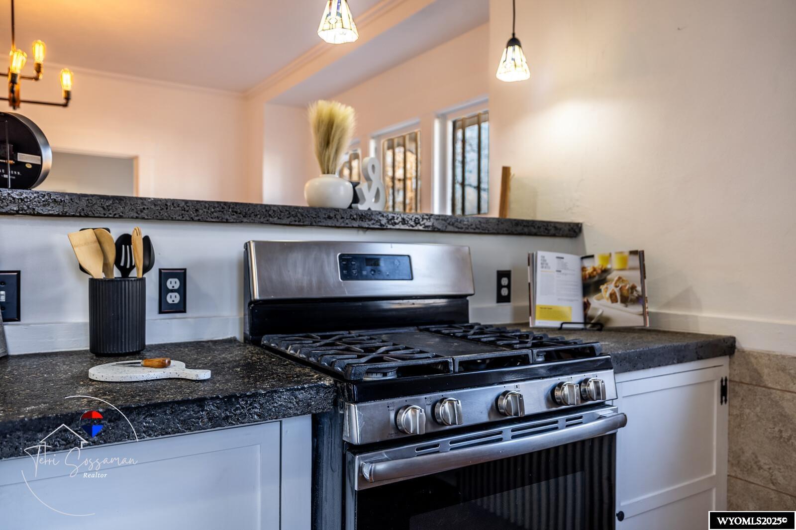 1007 South Wolcott Street Casper, WY 82601 - Photo 11 of 42