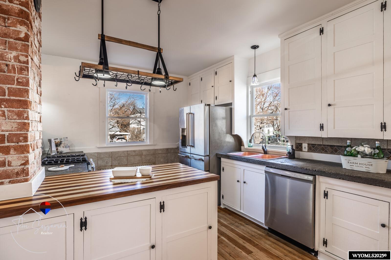 1007 South Wolcott Street Casper, WY 82601 - Photo 8 of 42