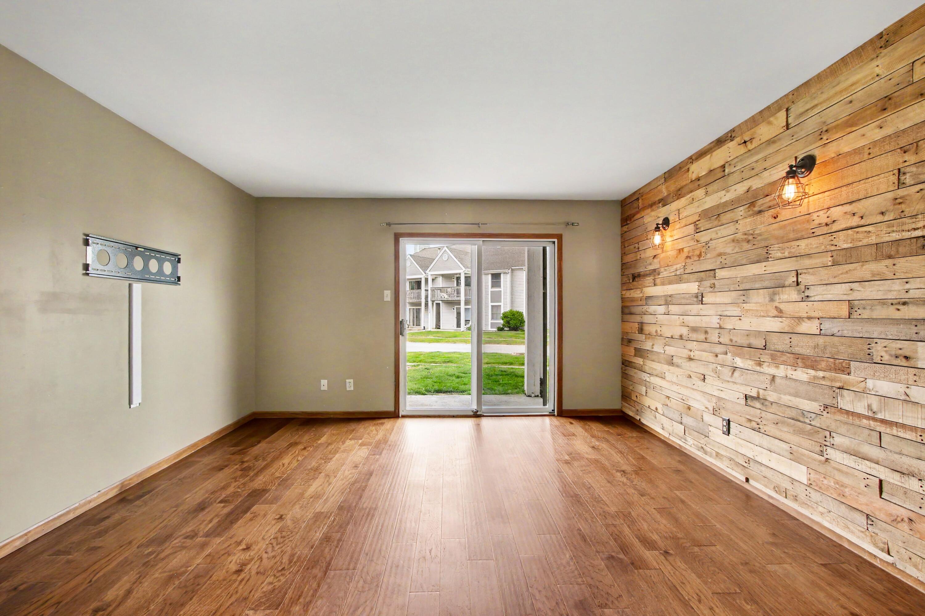 1086 Millpond Road North, Unit B Valparaiso, IN 46385 - Photo 3 of 16 3000x2000