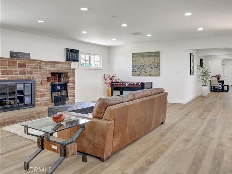 323 North Janss Street Anaheim, CA 92805 - Photo 15 of 39 Family Room