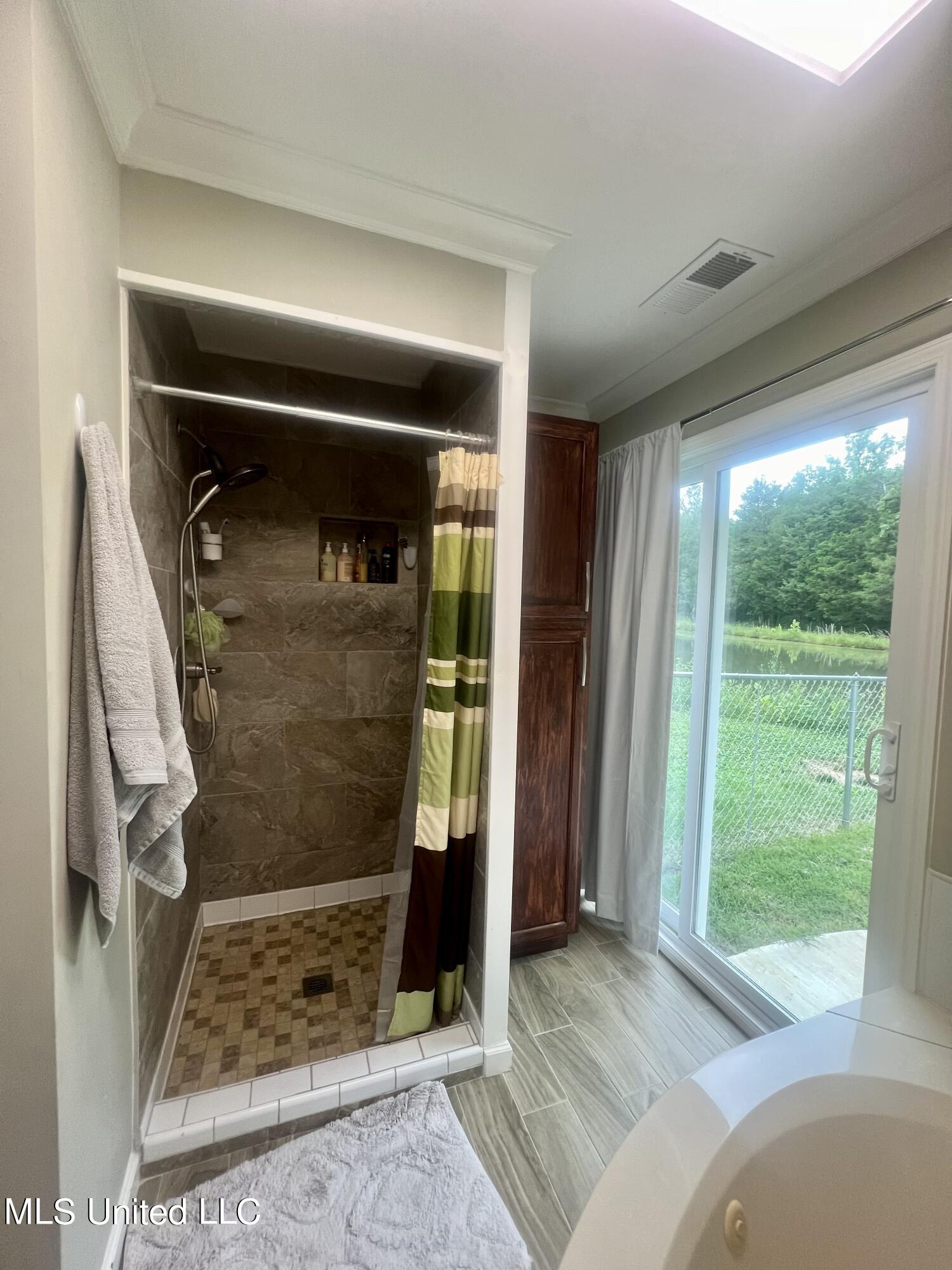 217 Yates Road Byhalia, MS 38611 - Photo 16 of 40 Master Bath 68