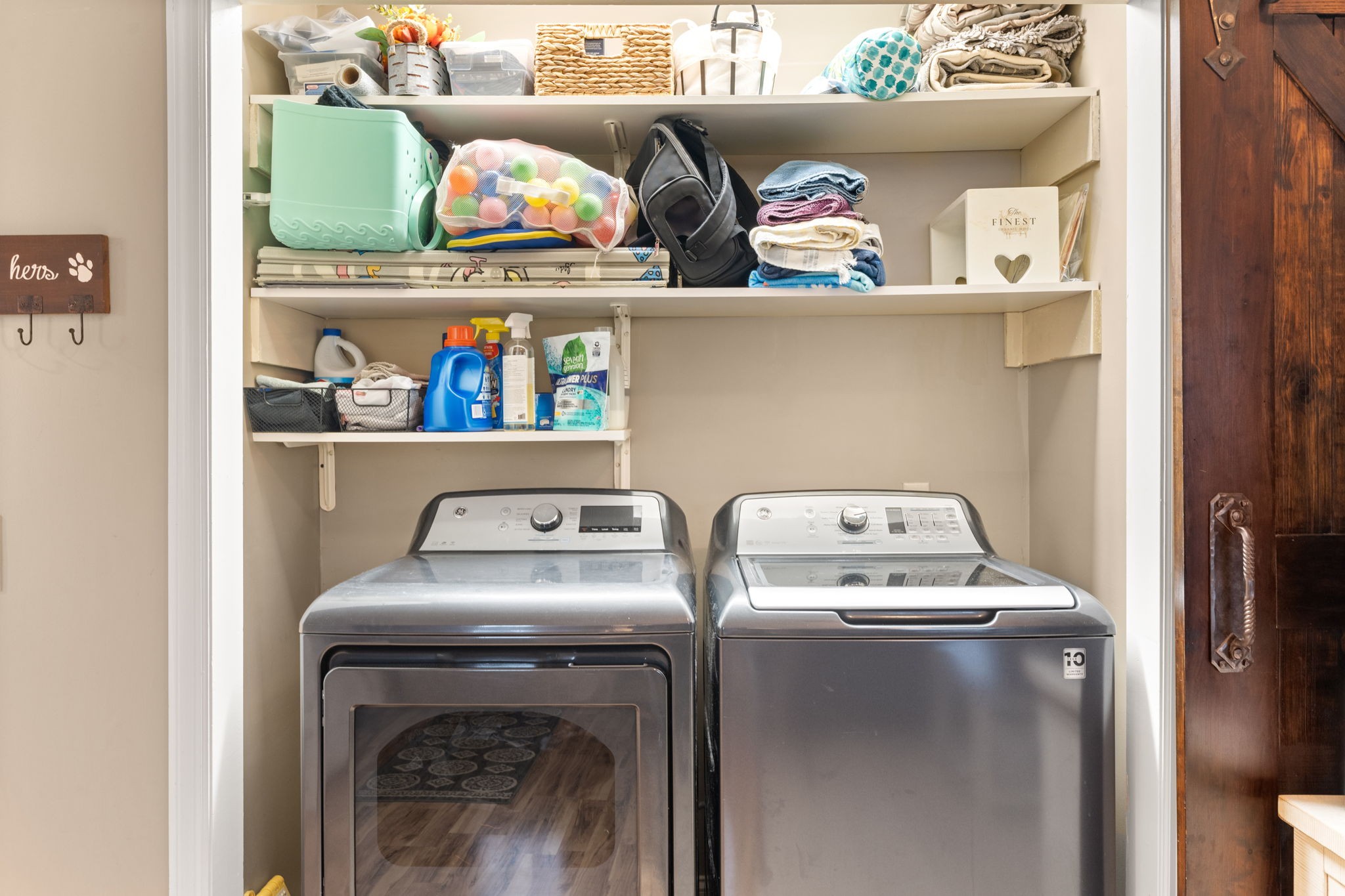 121 Ridgemar Trail Hendersonville, TN 37075 - Photo 22 of 46 a utility room with washer and lots of clutter