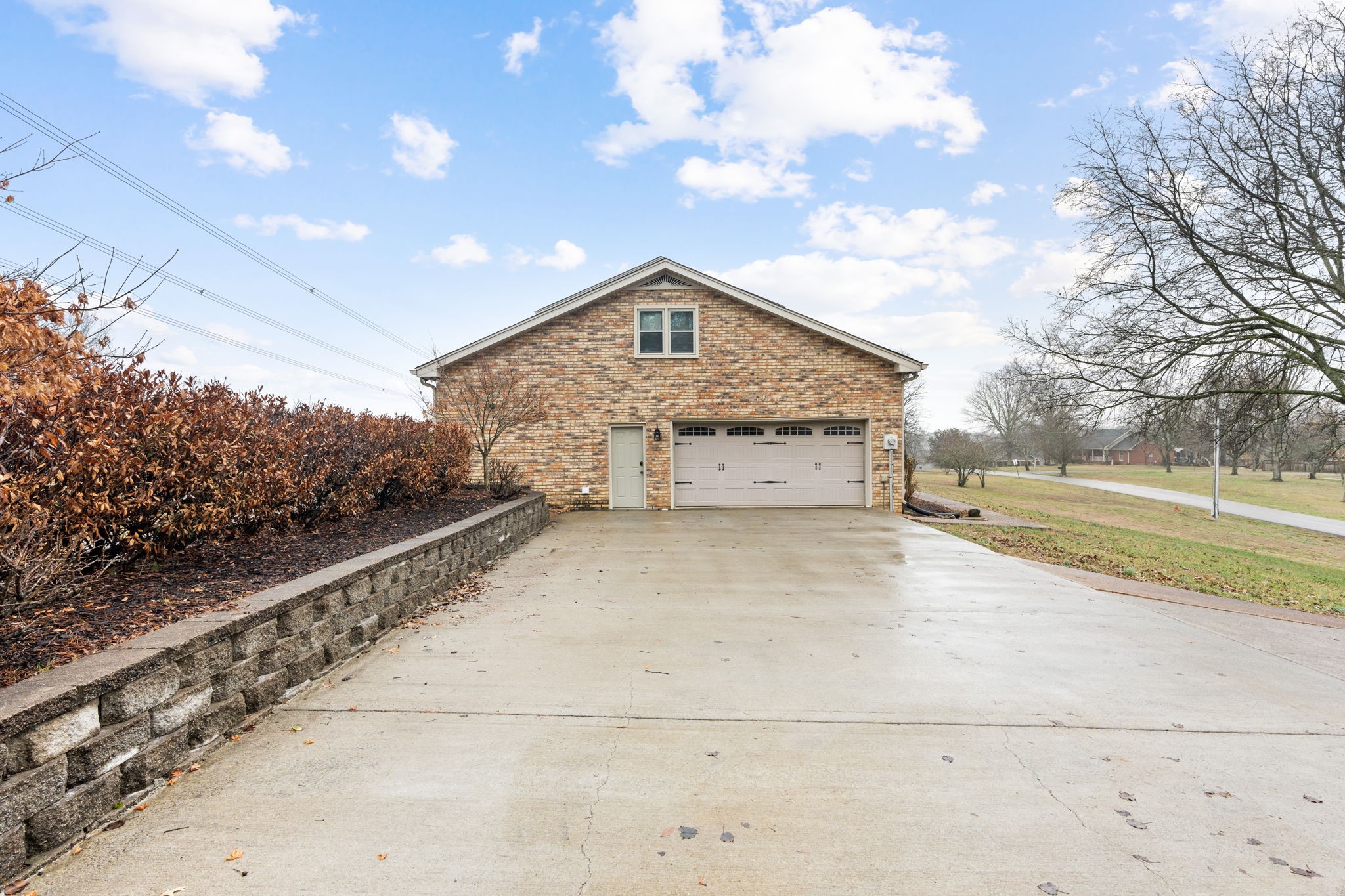 121 Ridgemar Trail Hendersonville, TN 37075 - Photo 4 of 46 a house view with a outdoor space