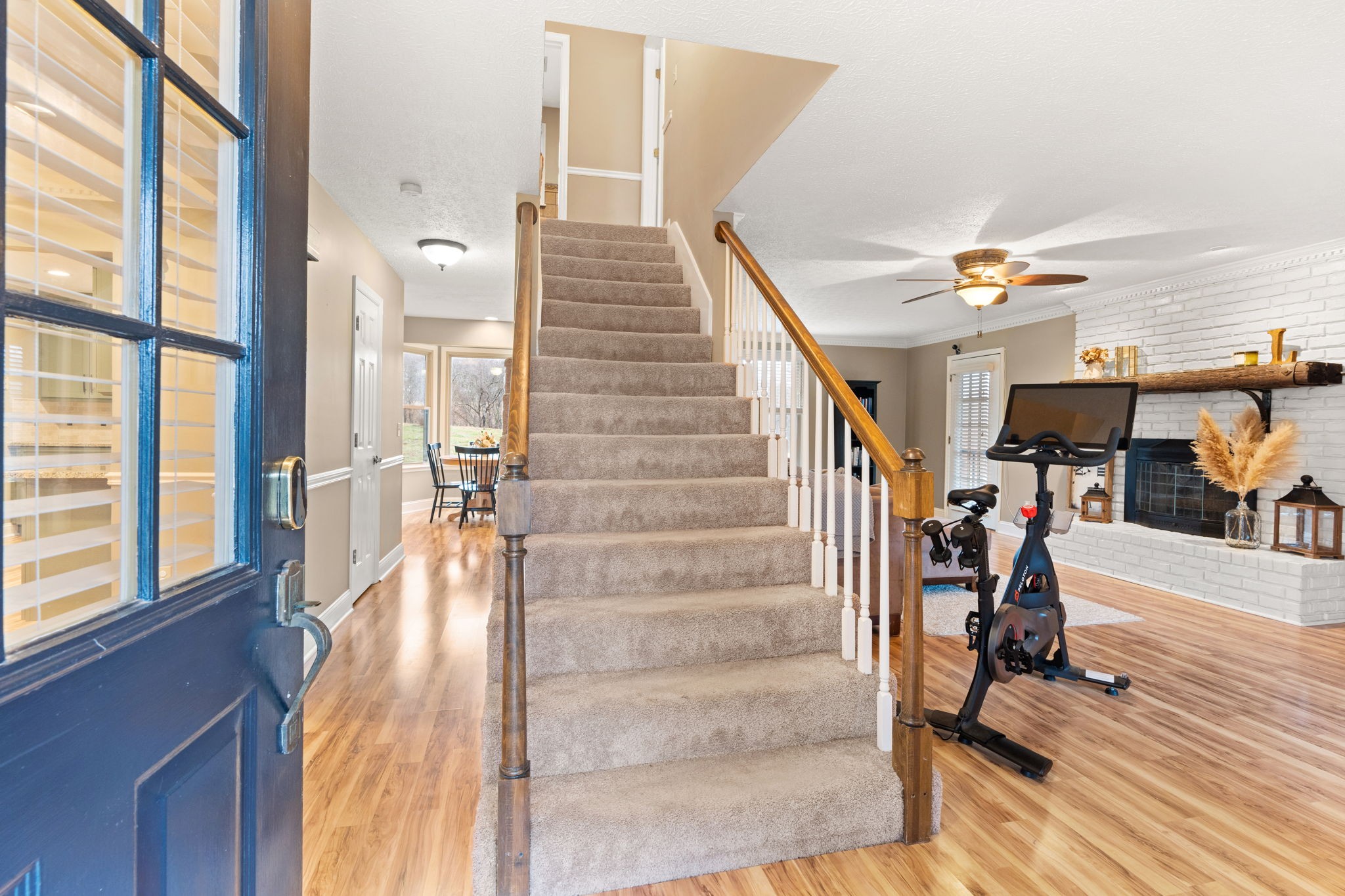 121 Ridgemar Trail Hendersonville, TN 37075 - Photo 7 of 46 a view of entryway and hall with wooden floor