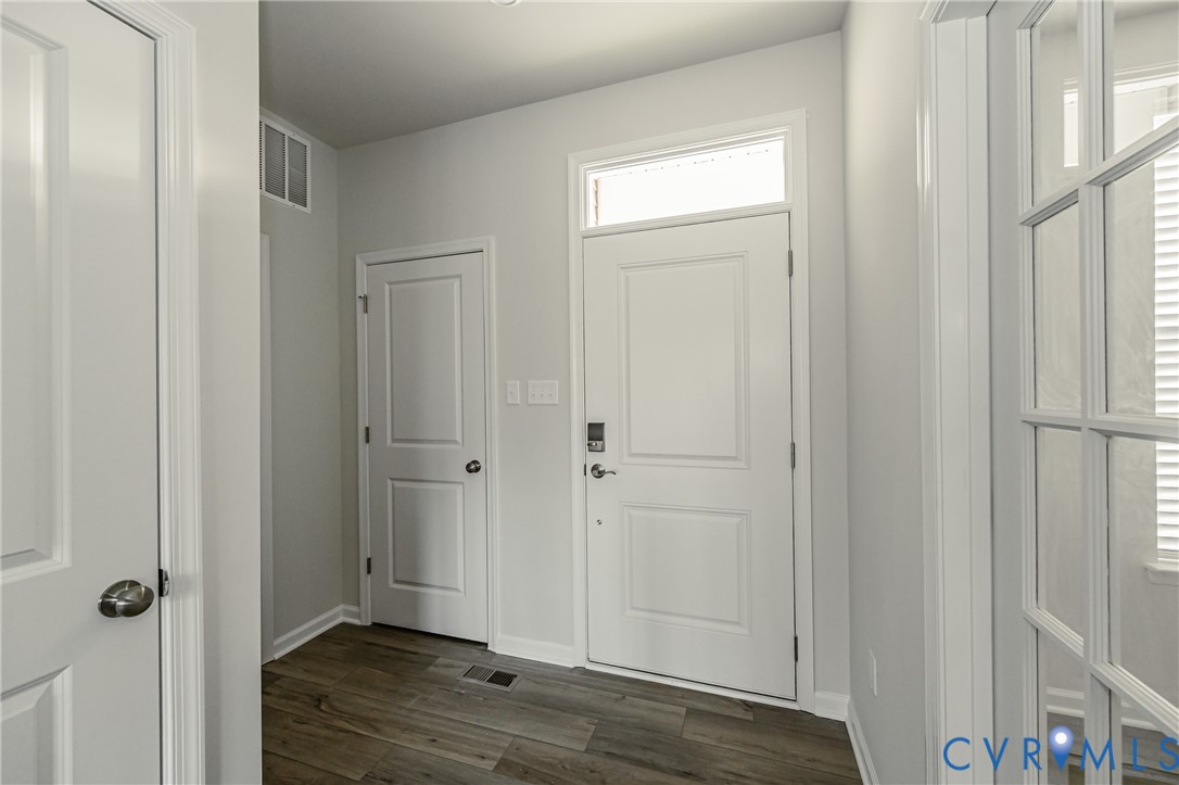 6467 Fennec Run Moseley, VA 23120 - Photo 3 of 50