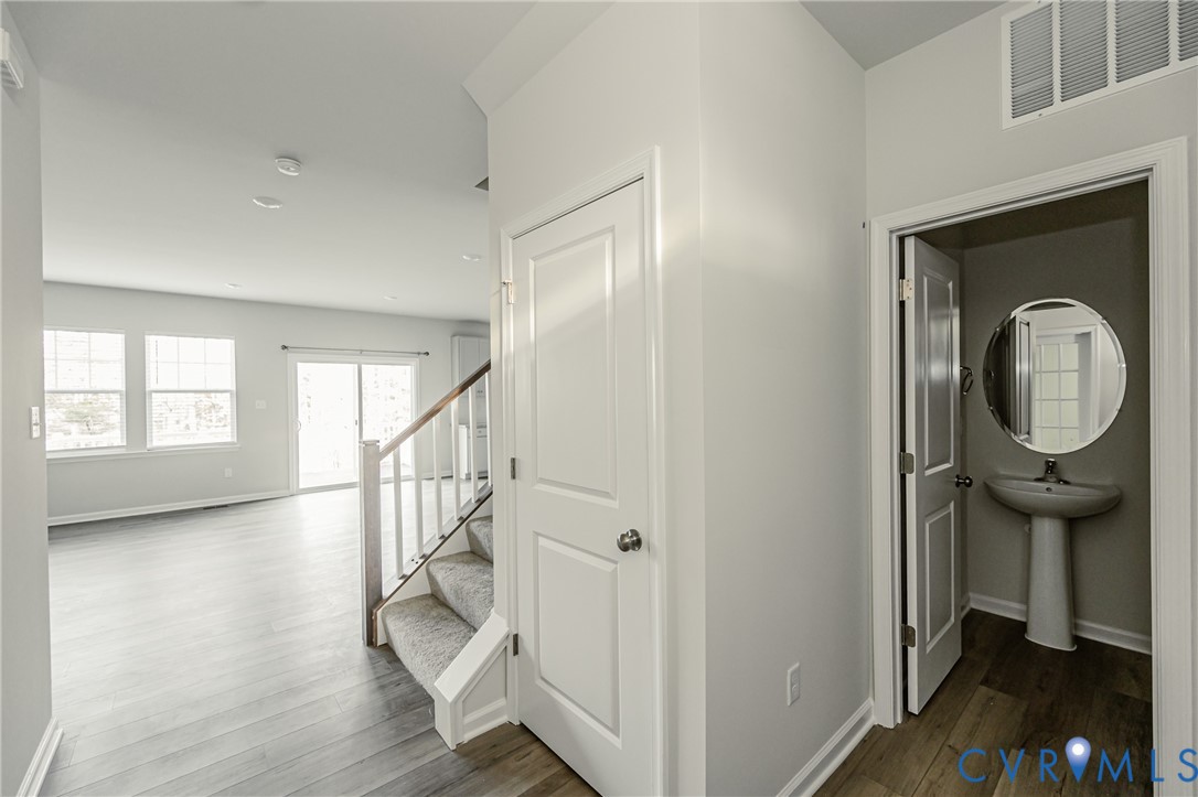 6467 Fennec Run Moseley, VA 23120 - Photo 4 of 50