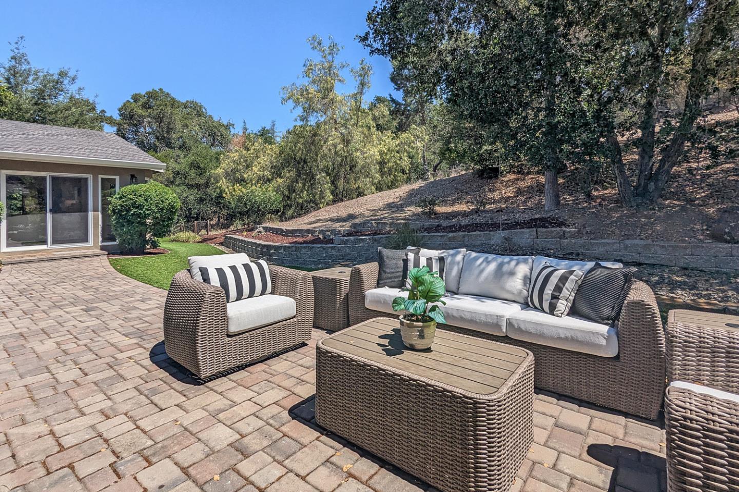 12882 Viscaino Road Los Altos Hills, CA 94022 - Photo 35 of 52