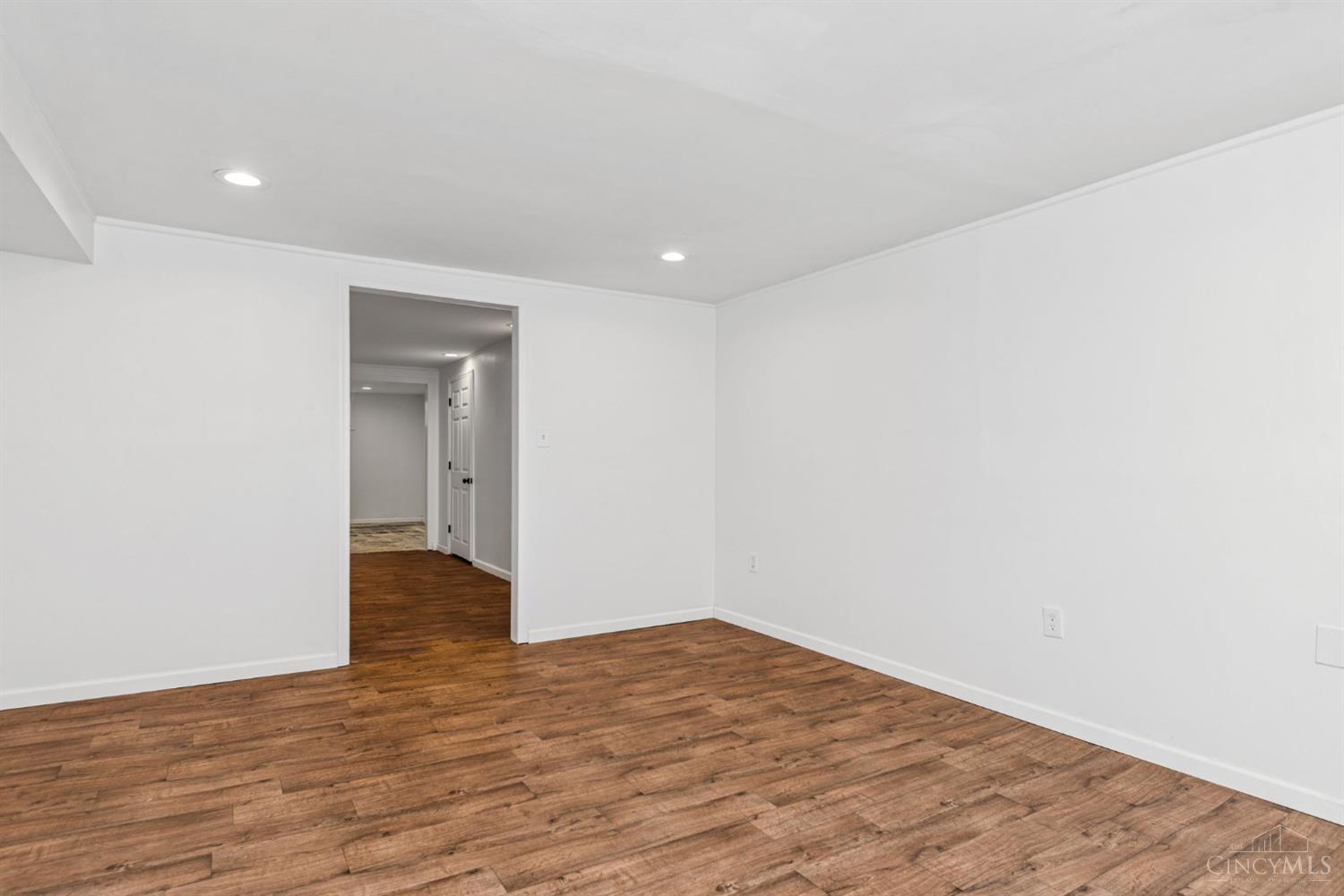 3494 Poole Road Cincinnati, OH 45251 - Photo 23 of 36 Gallery Image 23
