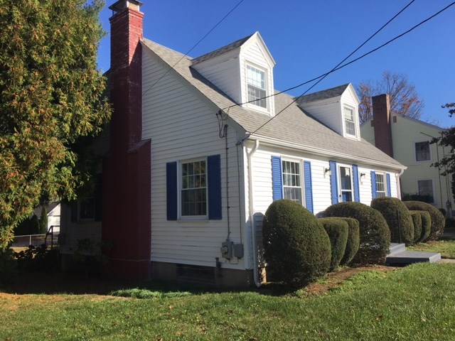 187 Lyndon Road Cranston, RI 02905 - Photo 2 of 17 Gallery Image 2