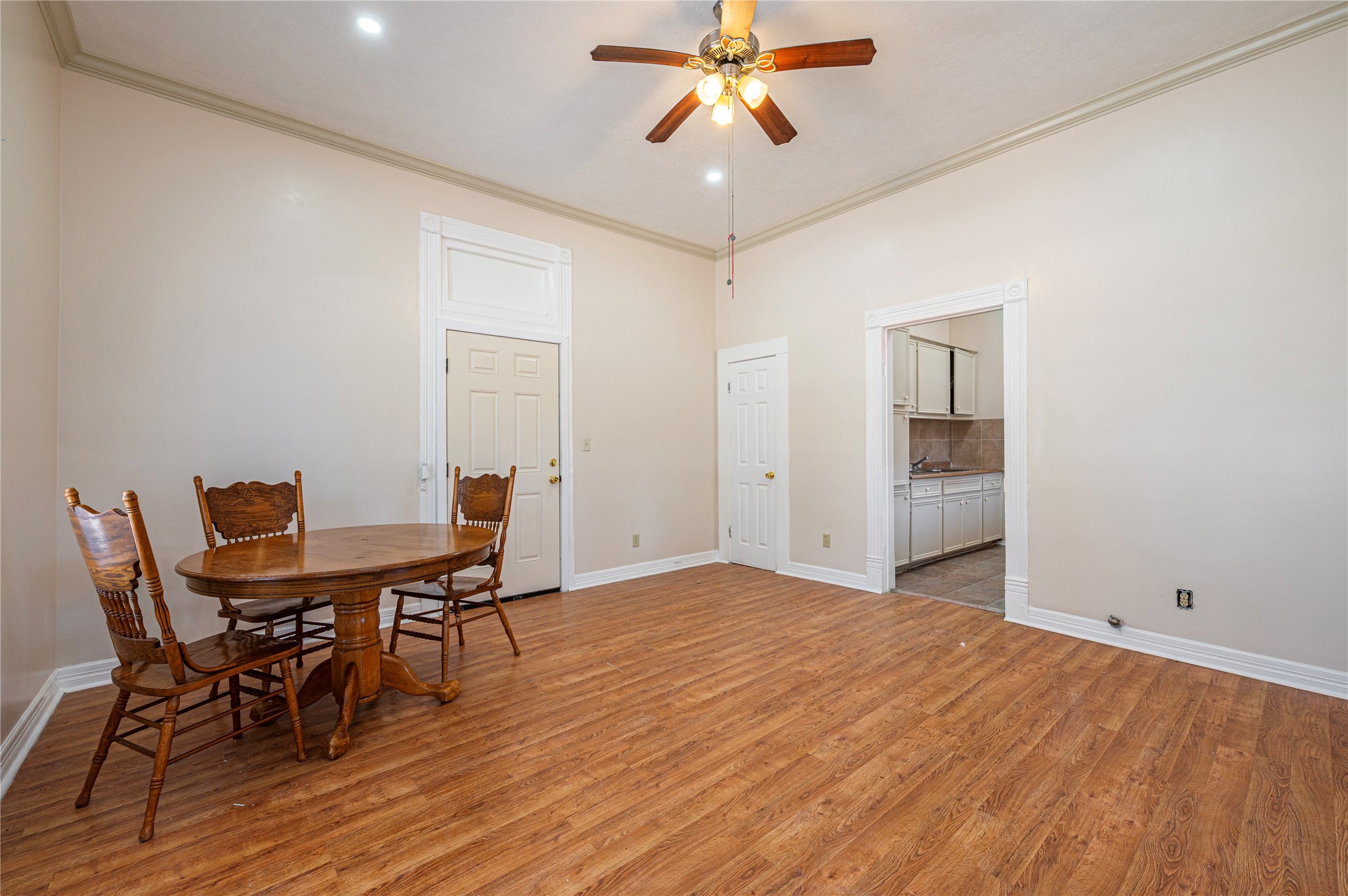 307 York Street, Unit 4 Houston, TX 77003 - Photo 14 of 38 a view of a dining room with furniture and wooden floor