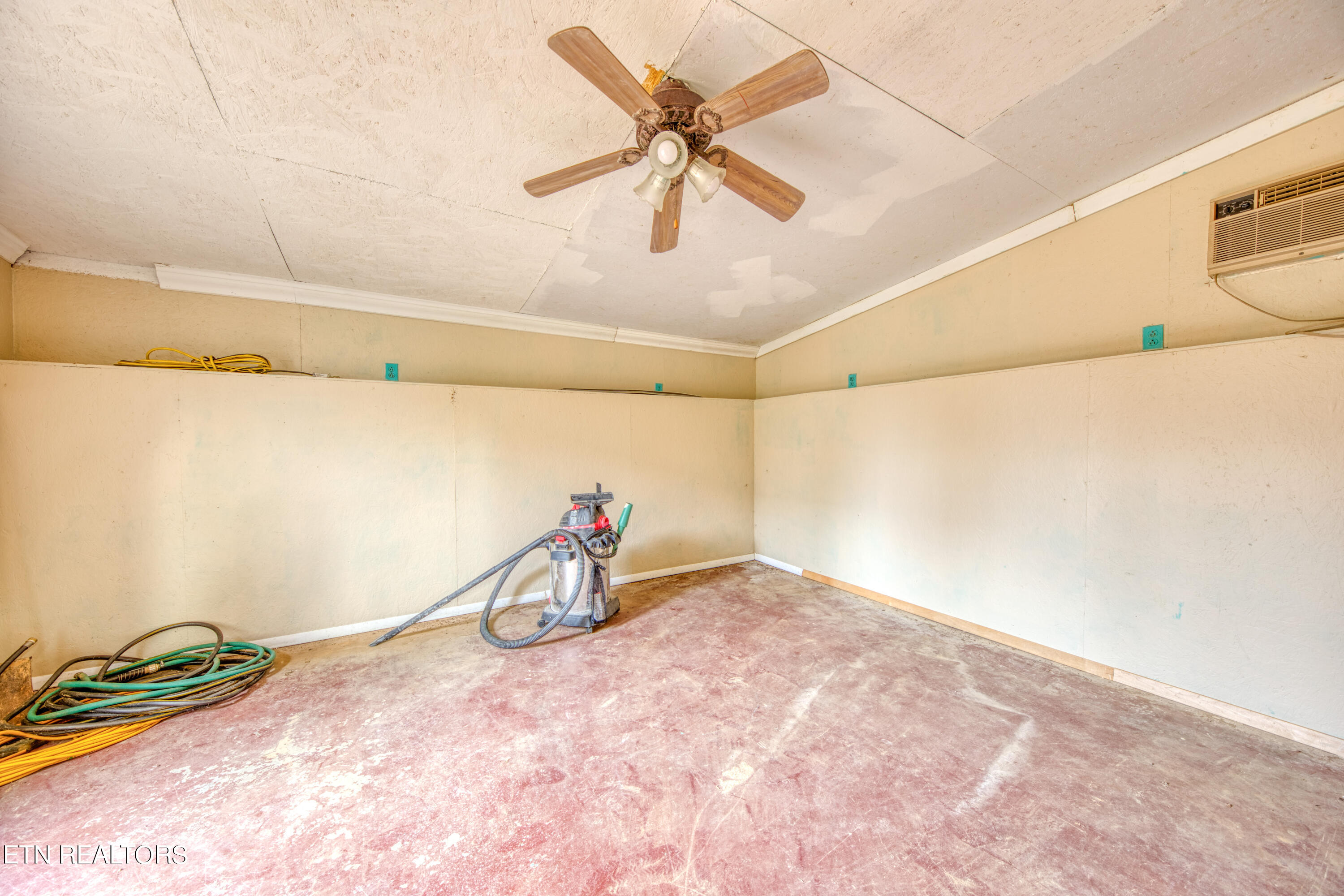 635 Corntassel Road Vonore, TN 37885 - Photo 35 of 46 0H3A9542_15