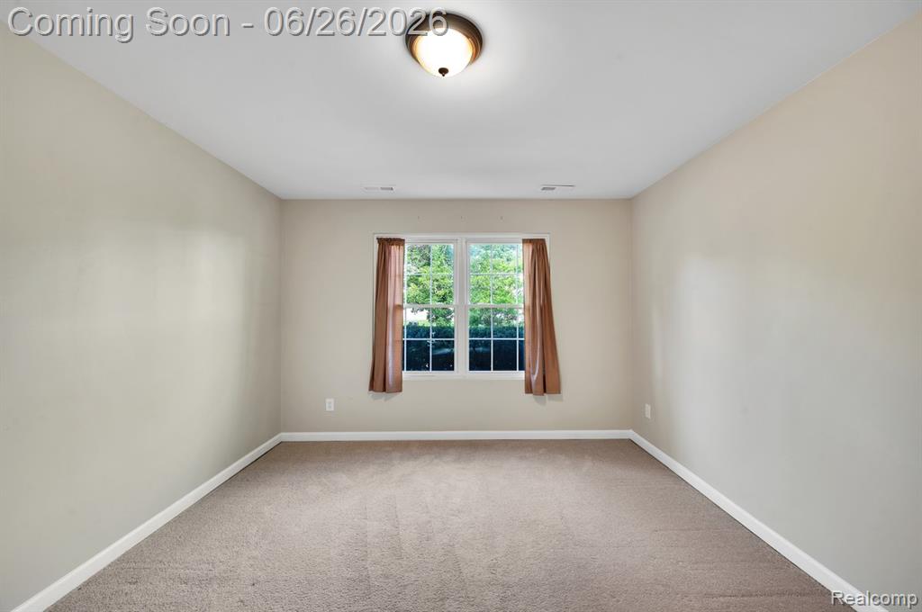 126 Eagle Ridge Road Lake Orion, MI 48360 - Photo 22 of 29