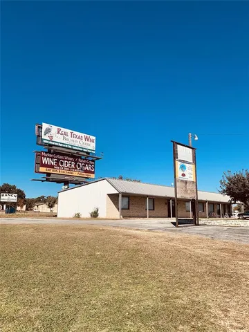 $1,099 | 195 Pvt Road, Unit 400, Alvord, TX 76225