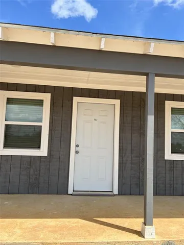 $1,099 | 195 Pvt Road, Unit 400, Alvord, TX 76225