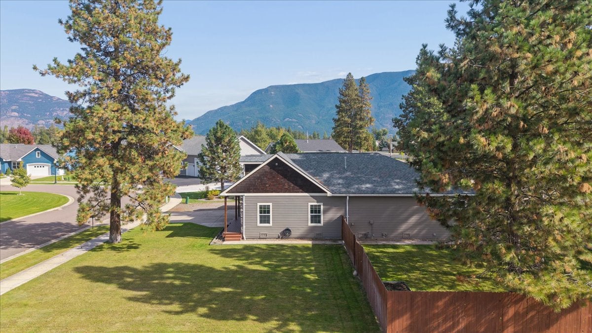 2 Talbott Pnes Loop Columbia Falls, MT 59912 - Photo 4 of 49 Gallery Image 4