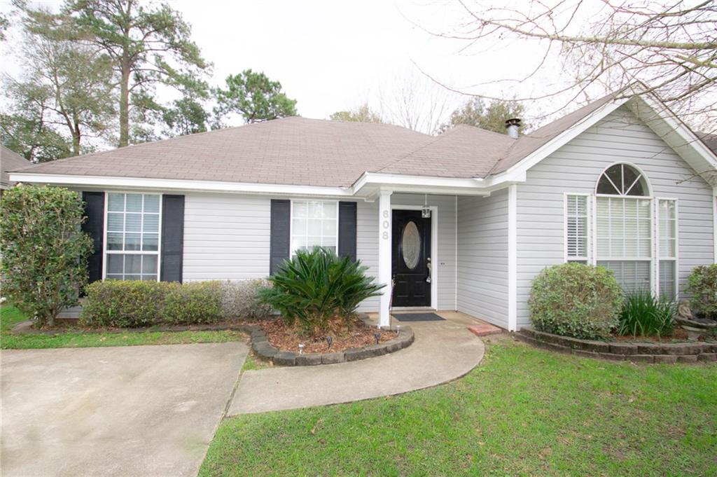 608 Dean Street Mandeville, LA 70448 - Photo 1 of 23
