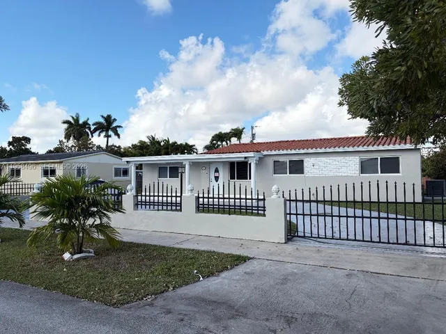 $3,850 | 7865 Southwest 33rd Terrace, Miami, FL 33155