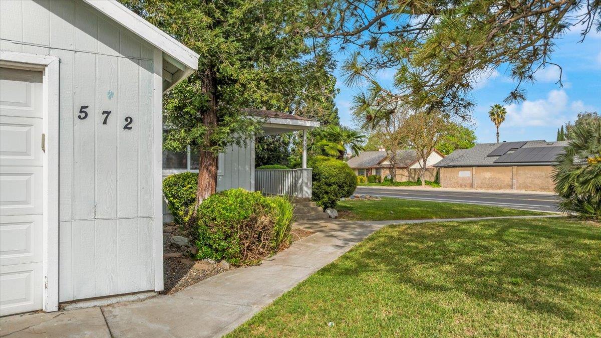 572 Pedersen Road Oakdale, CA 95361 - Photo 6 of 47