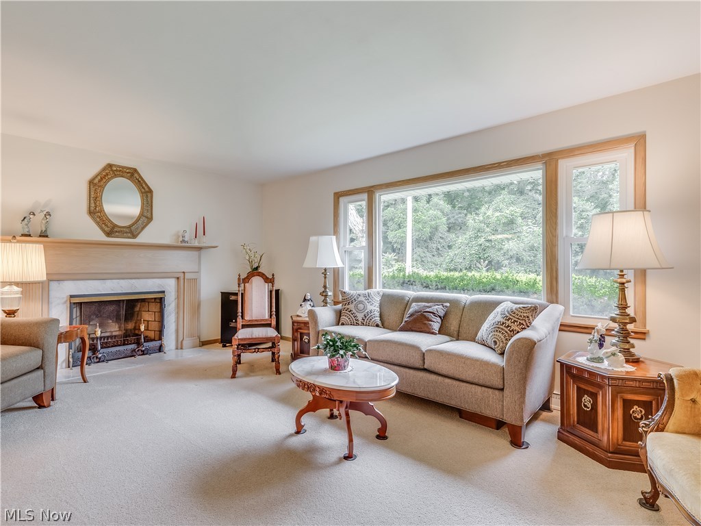 410 Sandhurst Road Akron, OH 44333 - Photo 4 of 35 Gallery Image 4