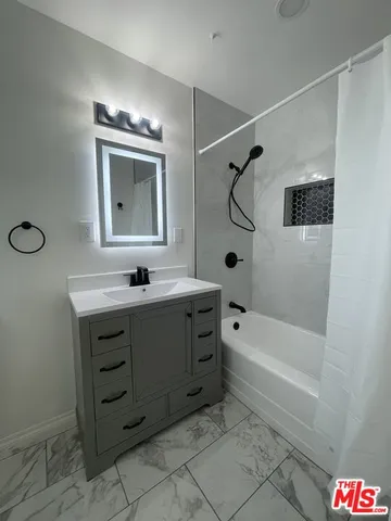 $3,200 | 4427 Don Tomaso Drive, Los Angeles, CA 90008